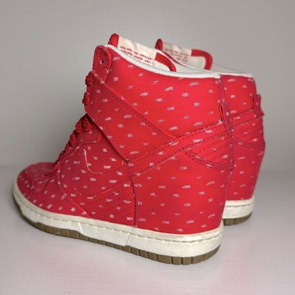 Nike Dunk Sky Hi Hidden Wedge Lace Up Women’s Size 6 Sneaker Shoe Hyper … - Picture 2 of 10